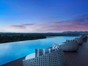 wyndham panbil batam