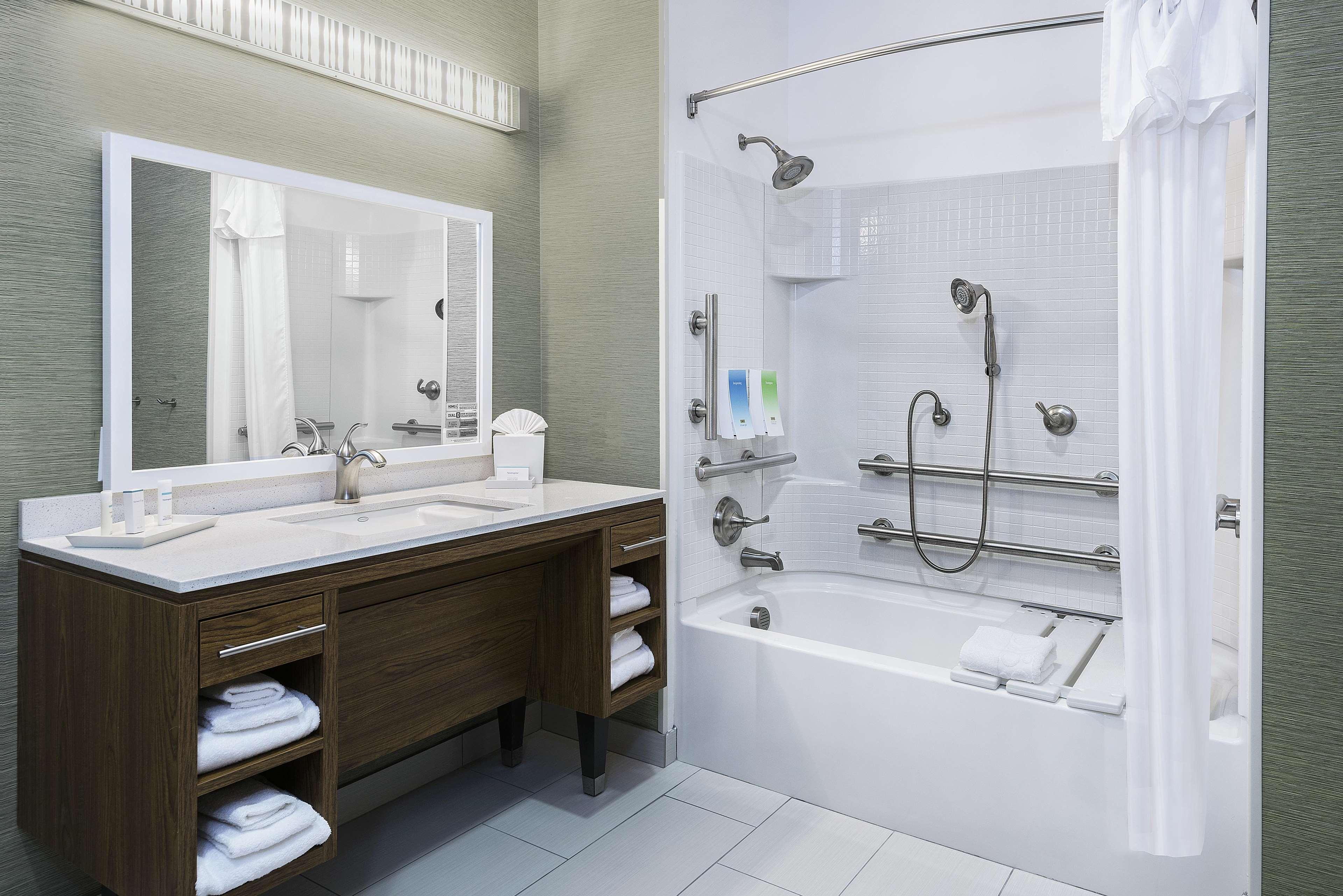 home2 suites by hilton austin airport