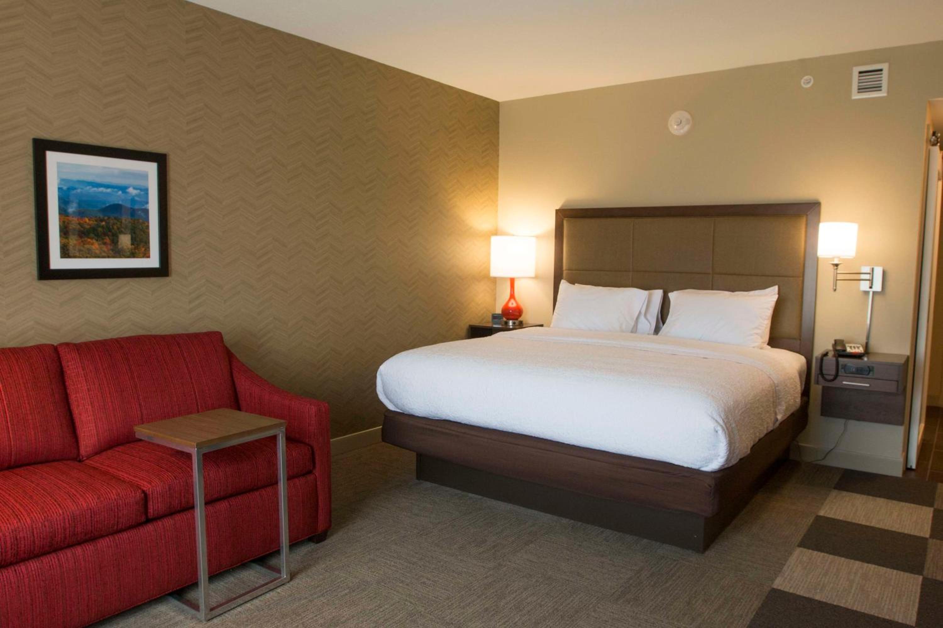 hampton inn and suites boone