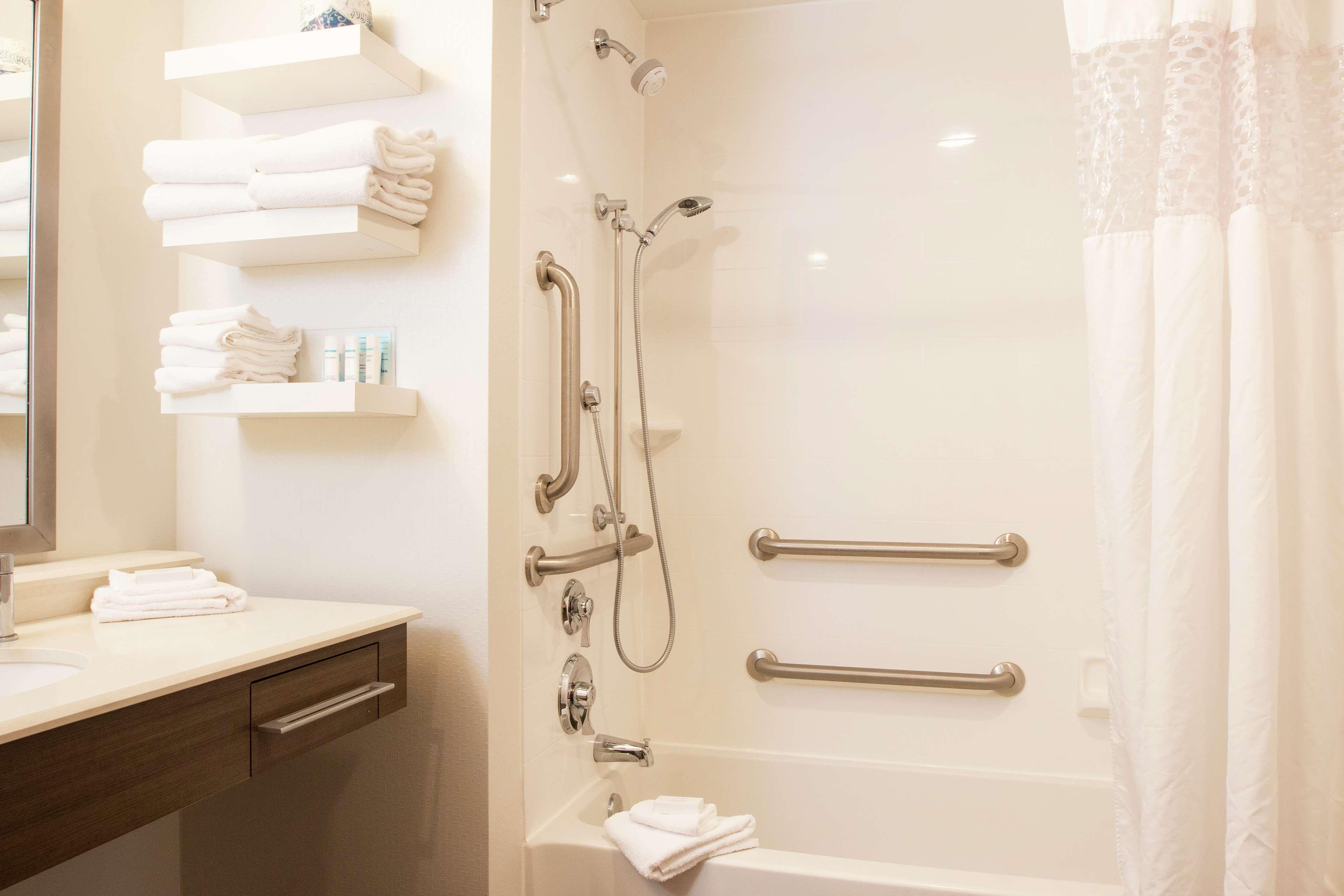 hampton inn and suites boone