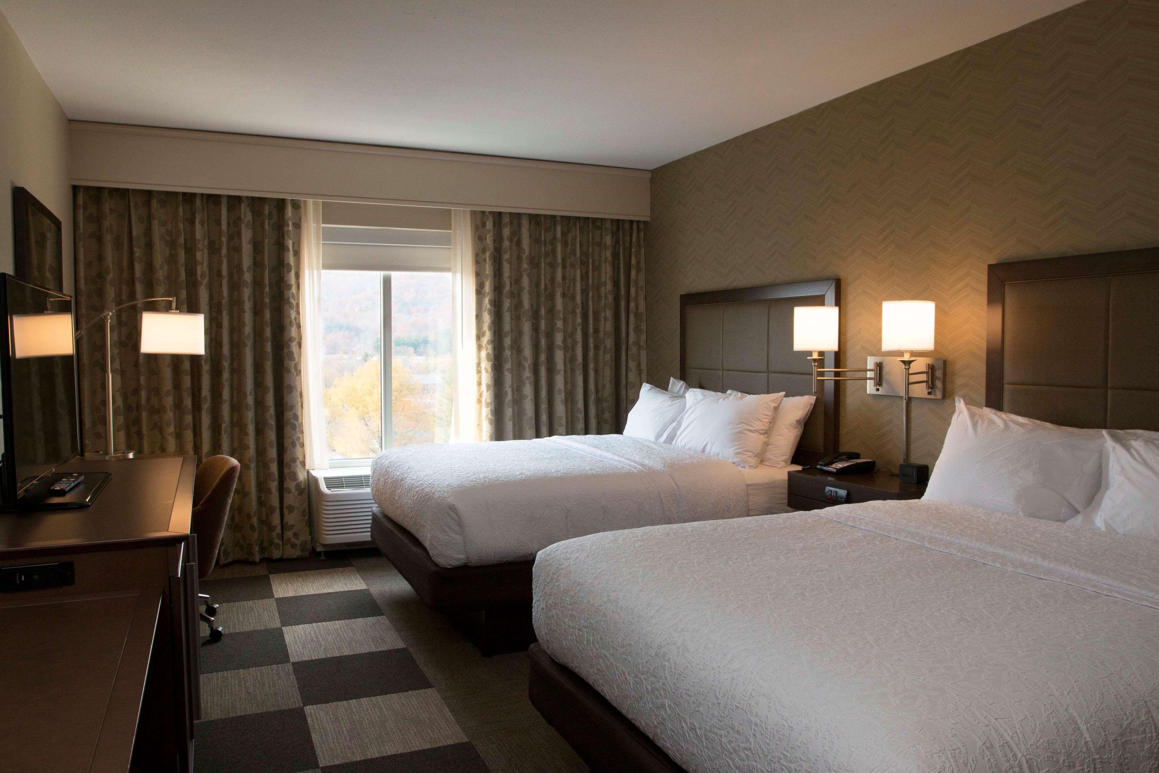 hampton inn and suites boone