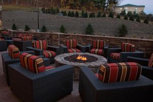 hampton inn and suites boone