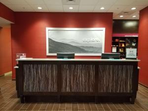 hampton inn and suites boone