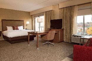 hampton inn and suites boone
