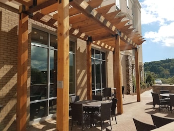 Hampton Inn & Suites Boone,Boone>>Blowing Rock,3 star