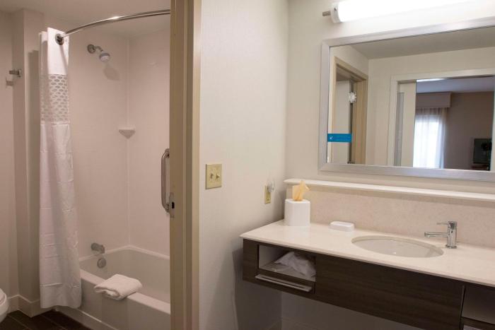 hampton inn and suites boone