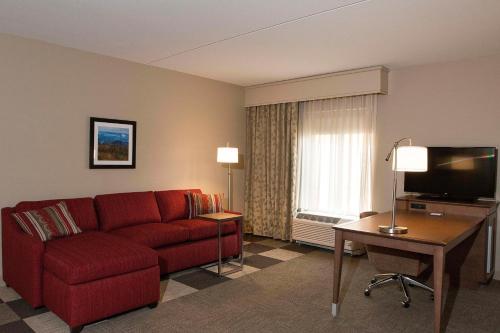 hampton inn and suites boone