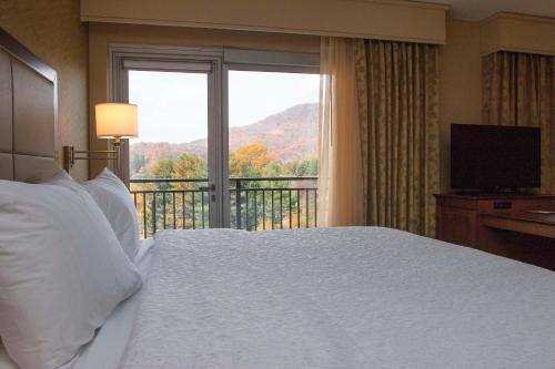hampton inn and suites boone