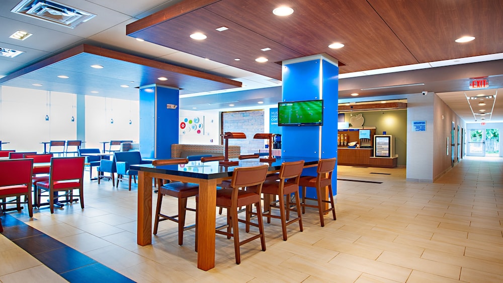 holiday inn express and suites houston sw galleria area