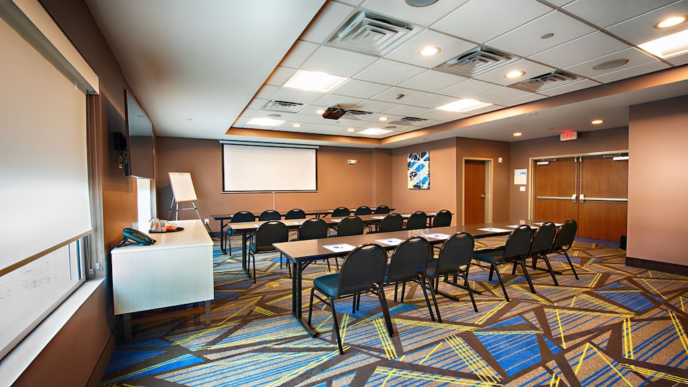 holiday inn express and suites houston sw galleria area