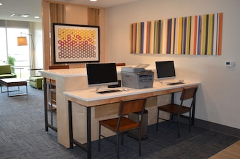 holiday inn express and suites charlotte ne university area
