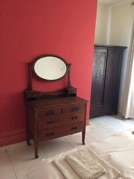 Leone Residence,Beirut>>Aley,2.5 star