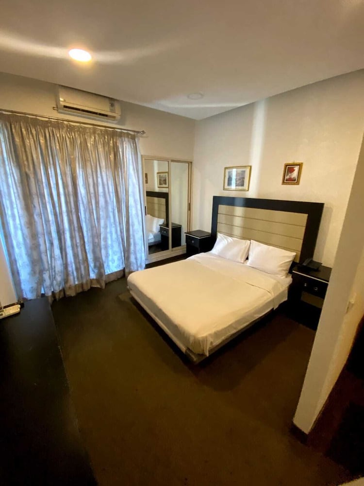 dreams suites
