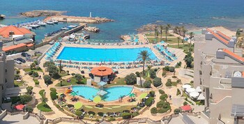 aqualand hotel and resort