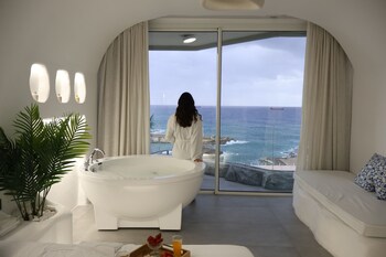 aqualand hotel and resort