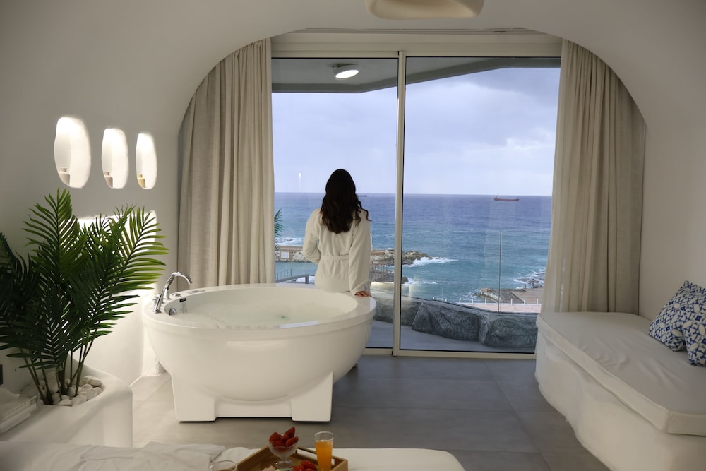 aqualand hotel and resort