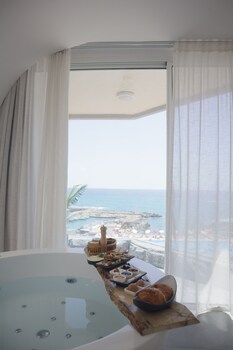 aqualand hotel and resort