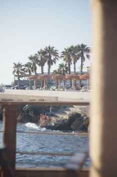 aqualand hotel and resort