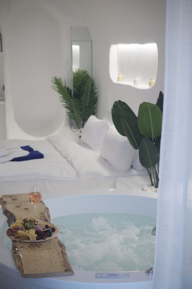 aqualand hotel and resort