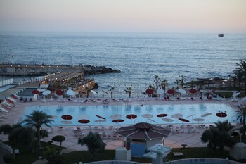 aqualand hotel and resort