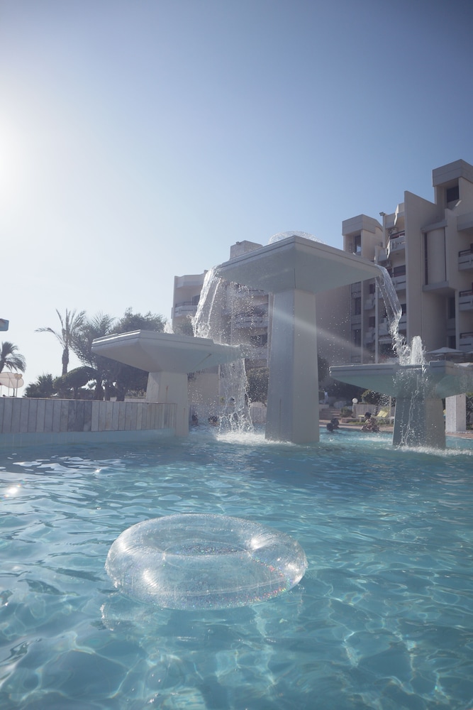 aqualand hotel and resort