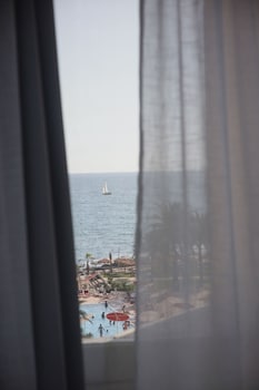 aqualand hotel and resort