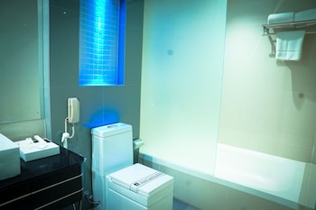 arman hotel juffair mall