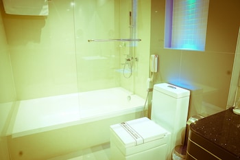 arman hotel juffair mall