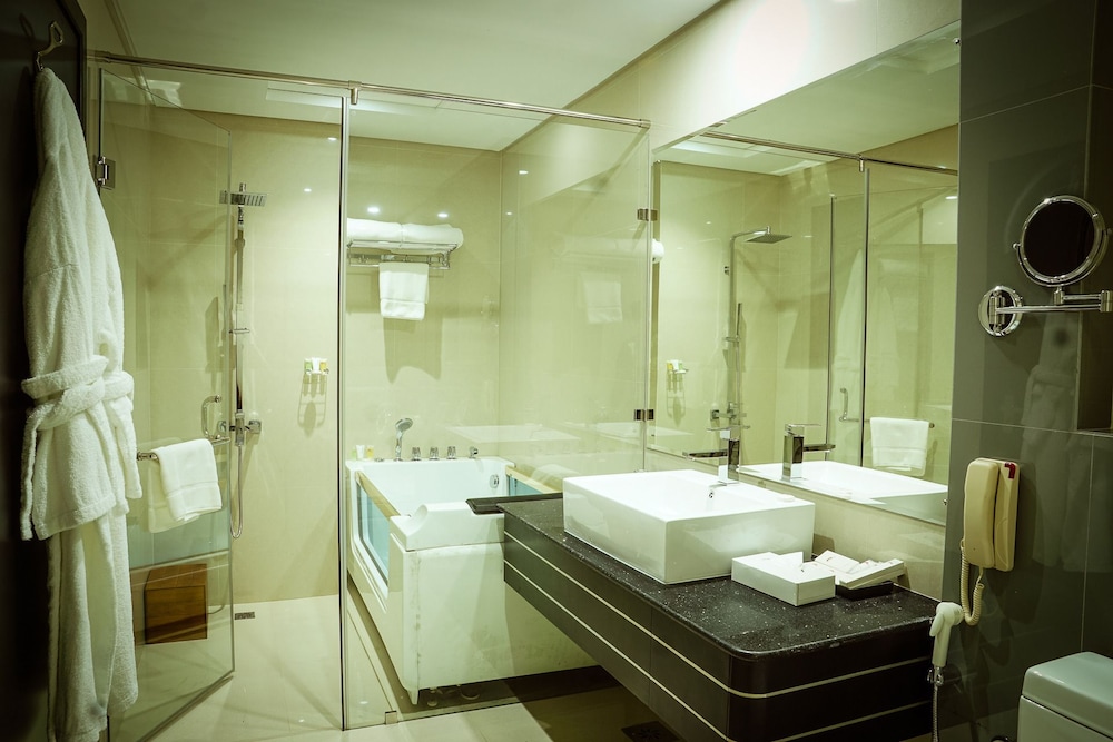 arman hotel juffair mall