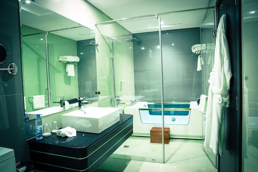 arman hotel juffair mall