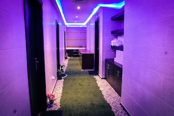 arman hotel juffair mall