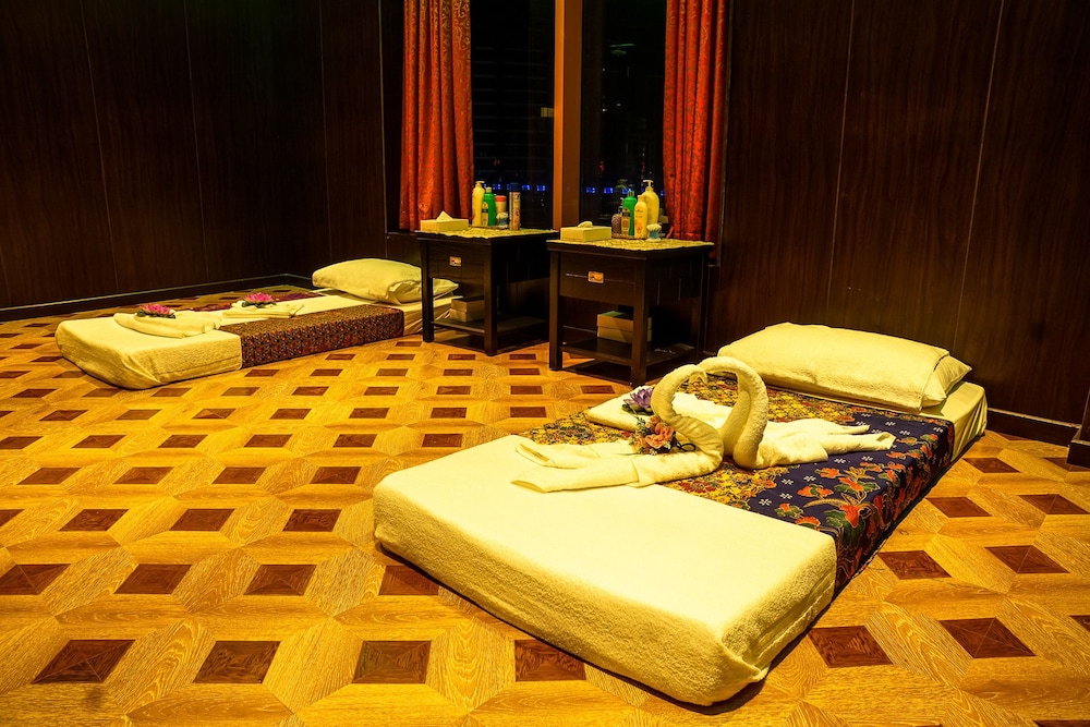 arman hotel juffair mall