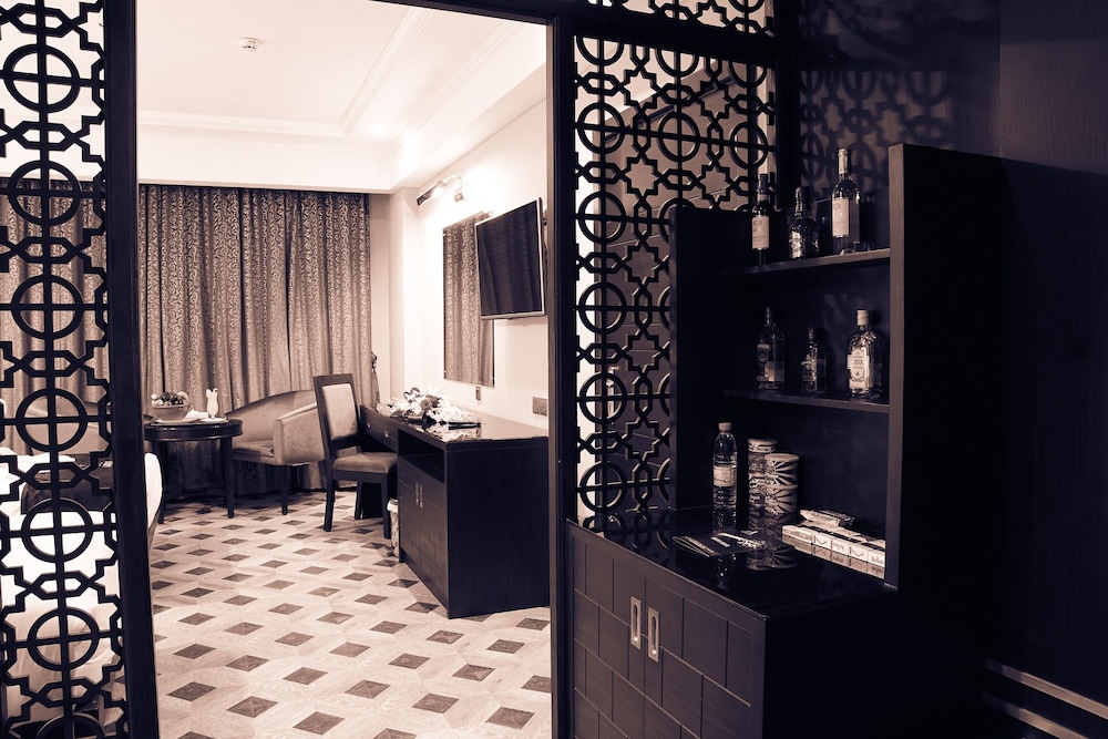 arman hotel juffair mall