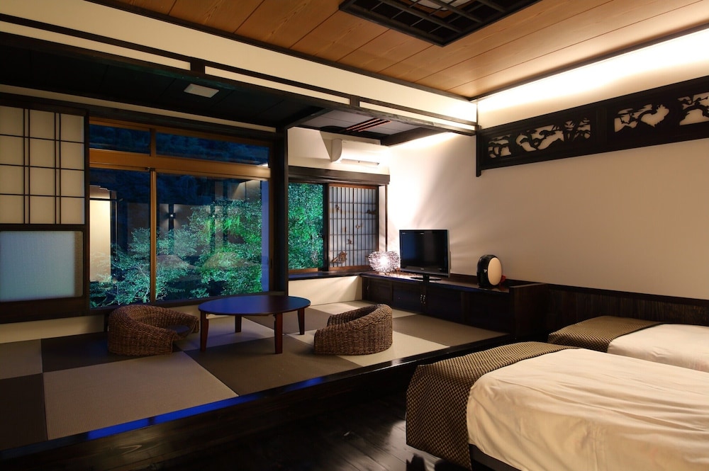 furuyu onsen kakureisen