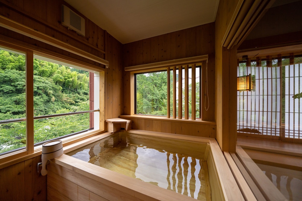 furuyu onsen kakureisen