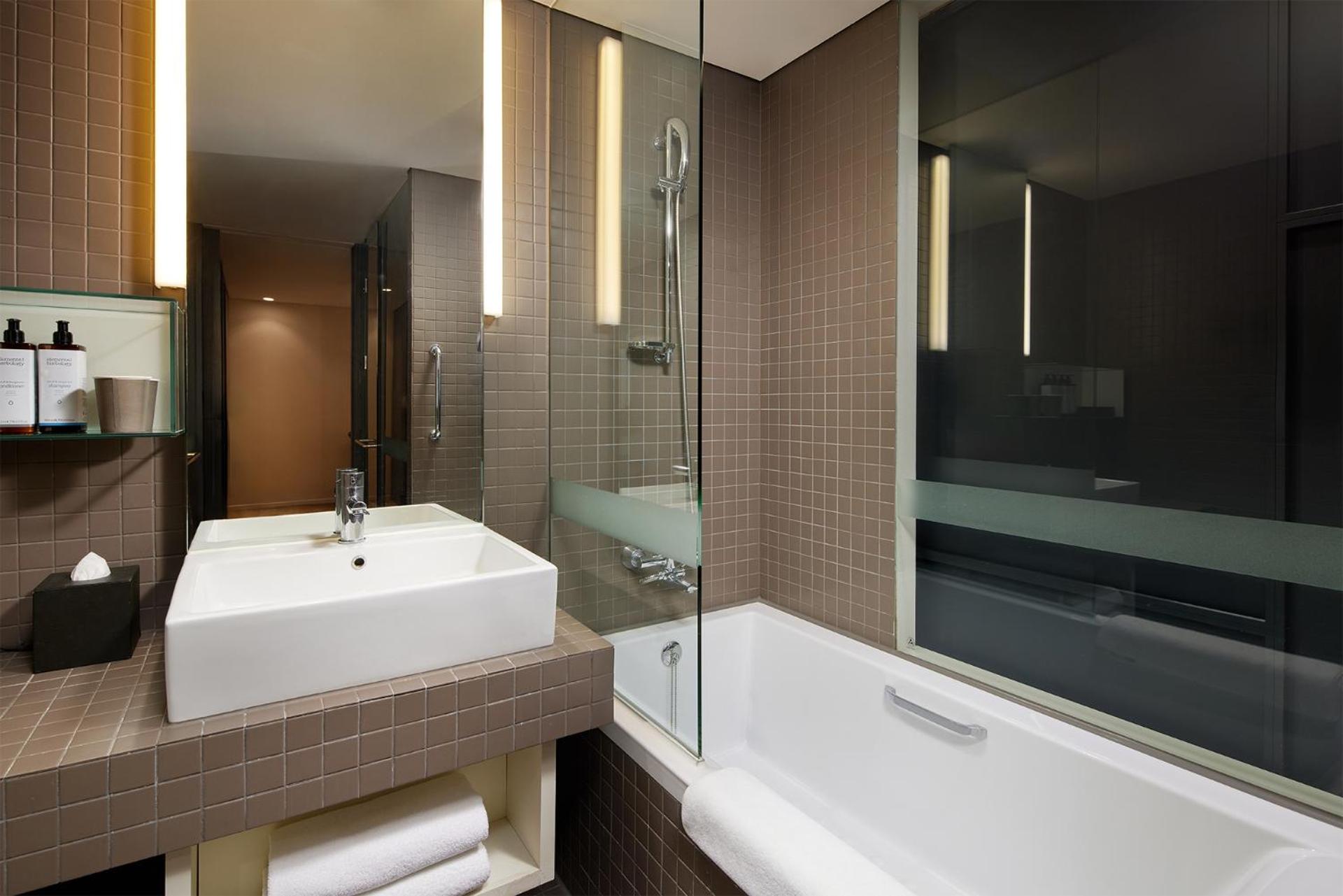 hilton garden inn new york times square south