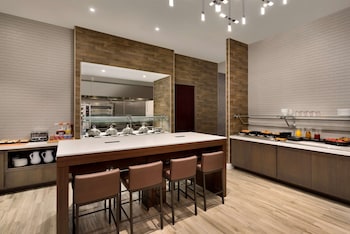hilton garden inn new york times square south