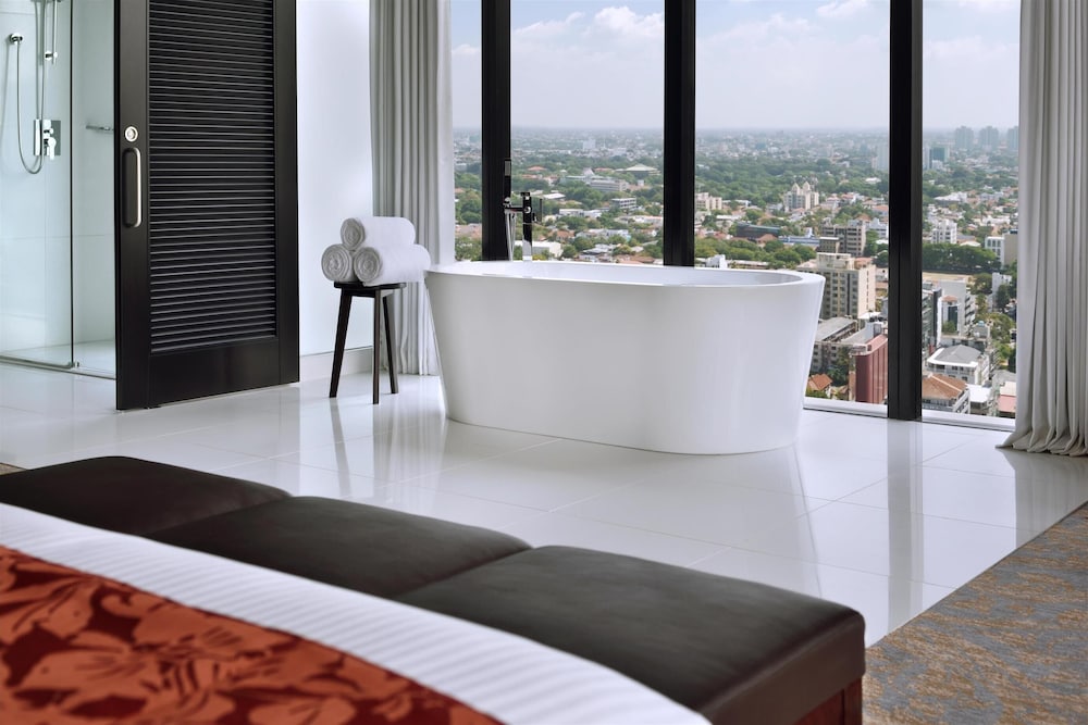 nh collection colombo