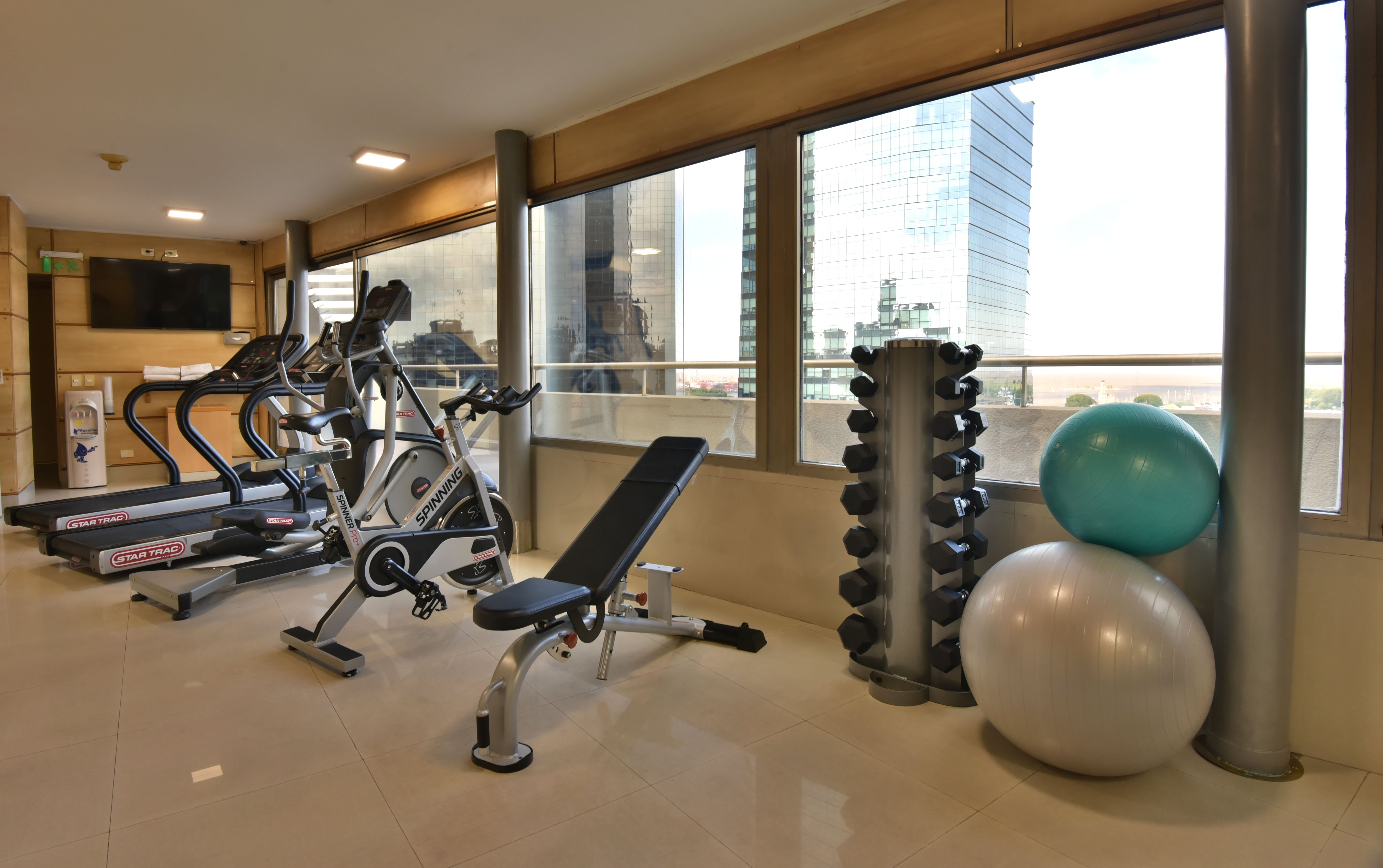holiday inn express puerto madero by ihg