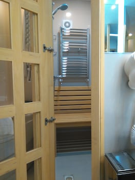 Hotel Christina Plus,Bucure?Ti - Ilfov>>Bucharest,4 star