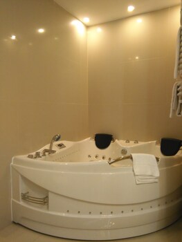 Hotel Christina Plus,Bucure?Ti - Ilfov>>Bucharest,4 star