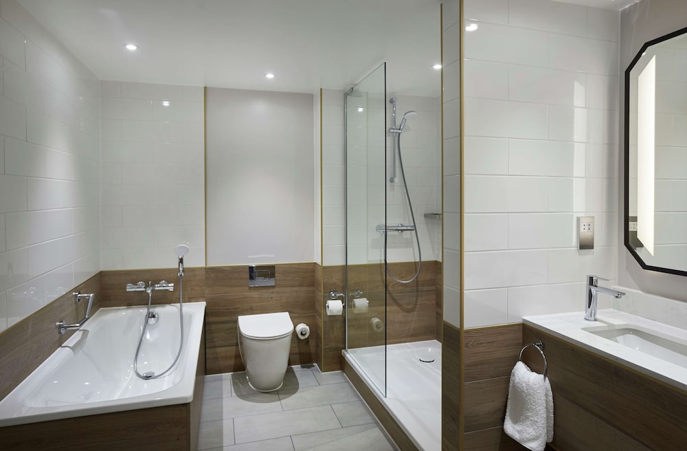hilton cobham