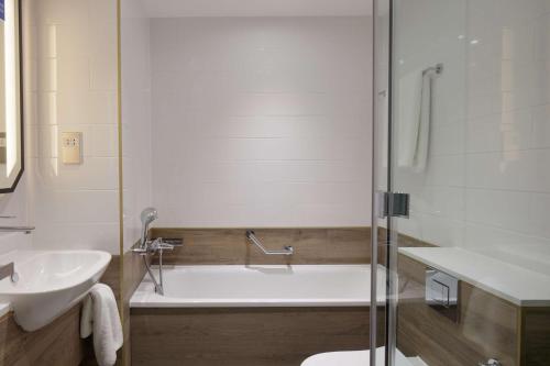 hilton cobham