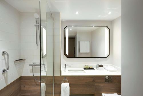 hilton cobham