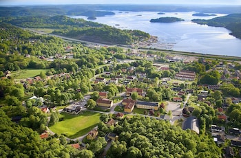 Ljungskile Folkhögskola Kurs & Konferens Hotell,Ljungskile>>Gothenburg,3 star