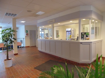 Ljungskile Folkhögskola Kurs & Konferens Hotell,Ljungskile>>Gothenburg,3 star