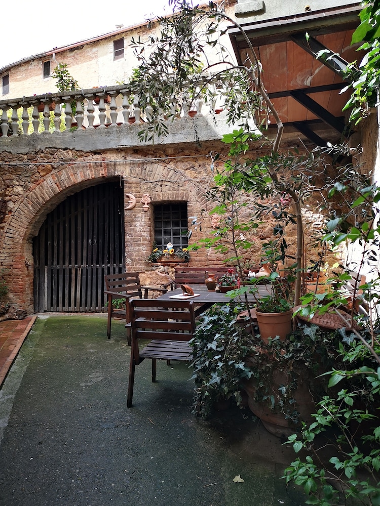 lantico borgo di torri
