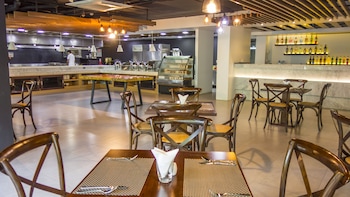 unique regency pattaya