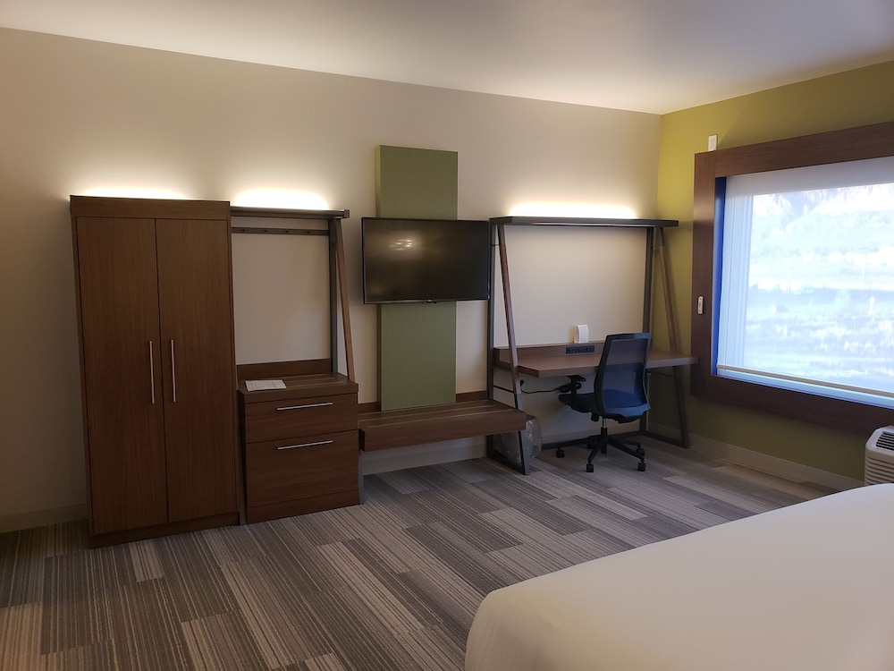 holiday inn express and suites brigham city north utah