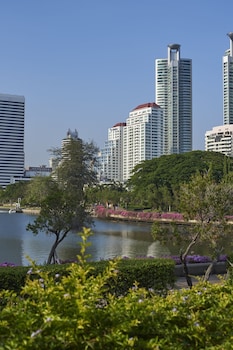 shama lakeview asoke bangkok